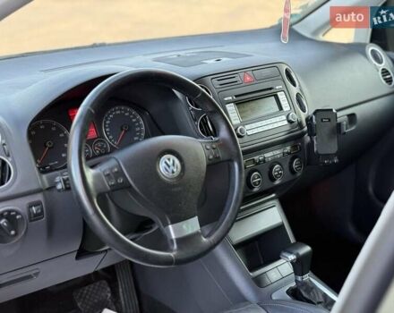 Серый Фольксваген Гольф Плюс, объемом двигателя 1.4 л и пробегом 263 тыс. км за 7399 $, фото 18 на Automoto.ua