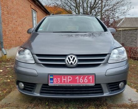 Серый Фольксваген Гольф Плюс, объемом двигателя 1.4 л и пробегом 240 тыс. км за 7700 $, фото 1 на Automoto.ua