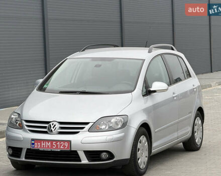 Серый Фольксваген Гольф Плюс, объемом двигателя 1.6 л и пробегом 206 тыс. км за 6200 $, фото 12 на Automoto.ua