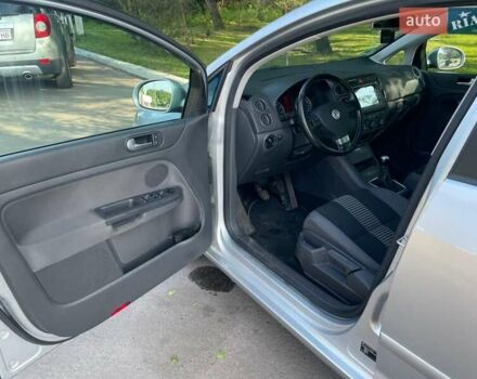 Серый Фольксваген Гольф Плюс, объемом двигателя 1.4 л и пробегом 206 тыс. км за 6300 $, фото 10 на Automoto.ua