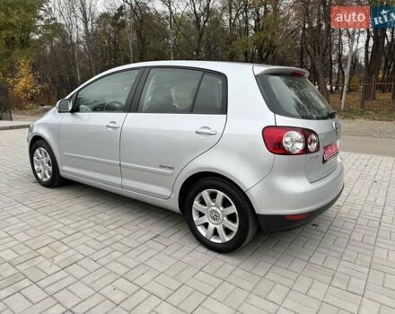 Серый Фольксваген Гольф Плюс, объемом двигателя 1.6 л и пробегом 127 тыс. км за 7550 $, фото 5 на Automoto.ua
