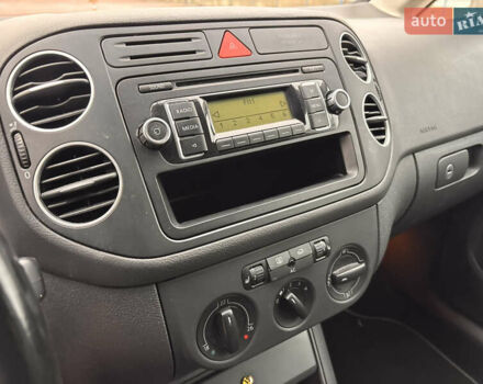 Серый Фольксваген Гольф Плюс, объемом двигателя 1.6 л и пробегом 128 тыс. км за 6700 $, фото 27 на Automoto.ua