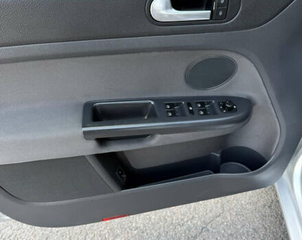 Серый Фольксваген Гольф Плюс, объемом двигателя 1.4 л и пробегом 181 тыс. км за 5800 $, фото 12 на Automoto.ua