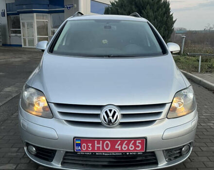Серый Фольксваген Гольф Плюс, объемом двигателя 1.4 л и пробегом 243 тыс. км за 7300 $, фото 2 на Automoto.ua