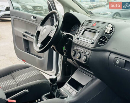 Серый Фольксваген Гольф Плюс, объемом двигателя 1.6 л и пробегом 245 тыс. км за 7800 $, фото 23 на Automoto.ua