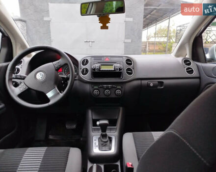Серый Фольксваген Гольф Плюс, объемом двигателя 1.4 л и пробегом 225 тыс. км за 7550 $, фото 18 на Automoto.ua