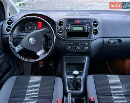 Серый Фольксваген Гольф Плюс, объемом двигателя 0 л и пробегом 166 тыс. км за 5800 $, фото 21 на Automoto.ua