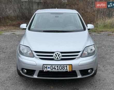 Серый Фольксваген Гольф Плюс, объемом двигателя 1.6 л и пробегом 189 тыс. км за 8400 $, фото 3 на Automoto.ua