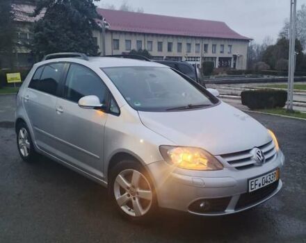 Серый Фольксваген Гольф Плюс, объемом двигателя 1.6 л и пробегом 240 тыс. км за 5999 $, фото 4 на Automoto.ua