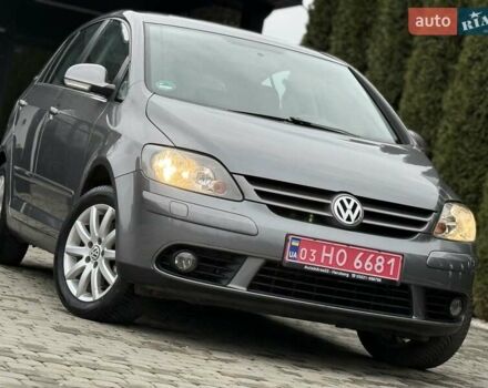 Серый Фольксваген Гольф Плюс, объемом двигателя 1.4 л и пробегом 155 тыс. км за 5700 $, фото 6 на Automoto.ua