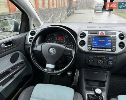 Серый Фольксваген Гольф Плюс, объемом двигателя 1.6 л и пробегом 225 тыс. км за 7399 $, фото 46 на Automoto.ua