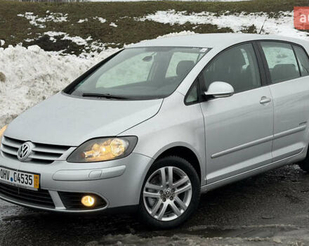 Серый Фольксваген Гольф Плюс, объемом двигателя 1.4 л и пробегом 220 тыс. км за 6500 $, фото 1 на Automoto.ua