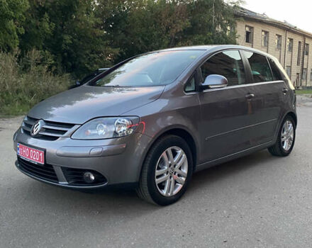 Фольксваген Гольф Плюс 2008 в Ахтырке на Automoto.ua Серый Фольксваген Гольф Плюс, объемом двигателя 1.6 л и пробегом 165 тыс. км за 6999 $, фото 3 на Automoto.ua