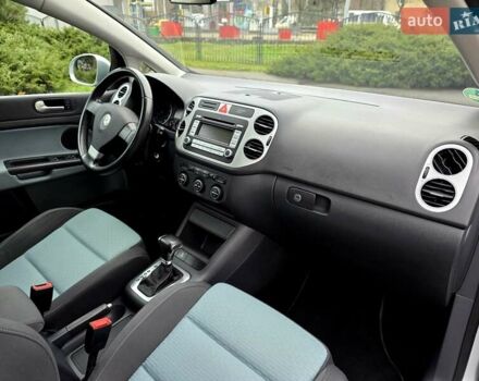 Серый Фольксваген Гольф Плюс, объемом двигателя 1.4 л и пробегом 121 тыс. км за 7400 $, фото 44 на Automoto.ua