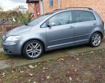 Серый Фольксваген Гольф Плюс, объемом двигателя 1.4 л и пробегом 240 тыс. км за 7700 $, фото 2 на Automoto.ua