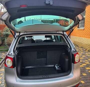 Серый Фольксваген Гольф Плюс, объемом двигателя 1.4 л и пробегом 180 тыс. км за 6900 $, фото 5 на Automoto.ua