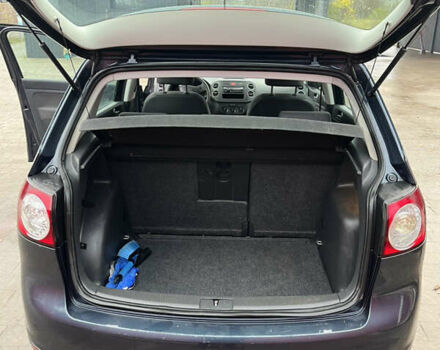 Серый Фольксваген Гольф Плюс, объемом двигателя 1.6 л и пробегом 230 тыс. км за 5600 $, фото 7 на Automoto.ua