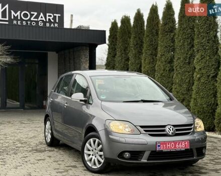 Серый Фольксваген Гольф Плюс, объемом двигателя 1.4 л и пробегом 155 тыс. км за 5700 $, фото 2 на Automoto.ua