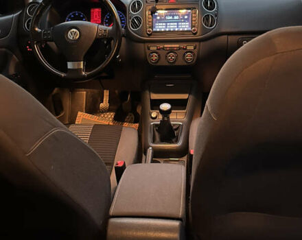 Серый Фольксваген Гольф Плюс, объемом двигателя 1.4 л и пробегом 243 тыс. км за 7300 $, фото 21 на Automoto.ua