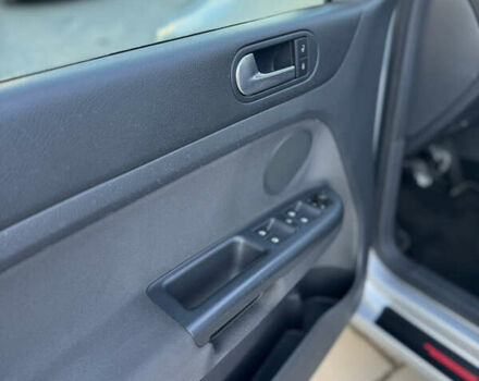 Серый Фольксваген Гольф Плюс, объемом двигателя 1.6 л и пробегом 208 тыс. км за 6490 $, фото 21 на Automoto.ua