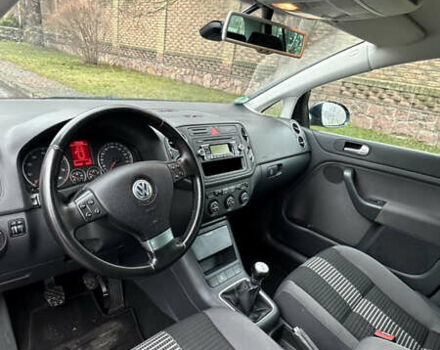 Серый Фольксваген Гольф Плюс, объемом двигателя 1.6 л и пробегом 165 тыс. км за 6850 $, фото 12 на Automoto.ua