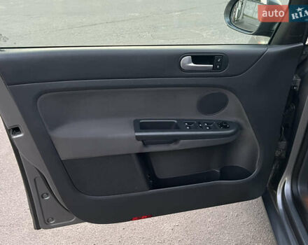 Серый Фольксваген Гольф Плюс, объемом двигателя 0 л и пробегом 221 тыс. км за 6300 $, фото 30 на Automoto.ua