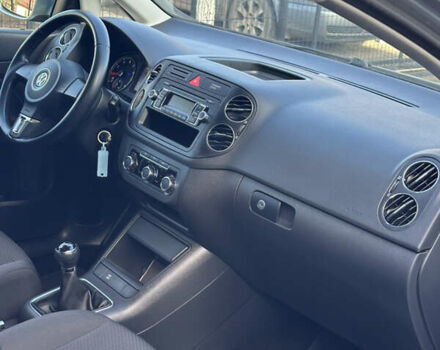 Серый Фольксваген Гольф Плюс, объемом двигателя 1.4 л и пробегом 80 тыс. км за 8100 $, фото 37 на Automoto.ua