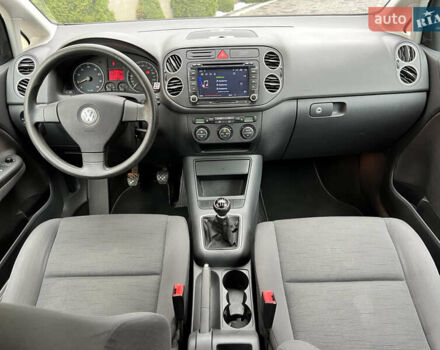 Серый Фольксваген Гольф Плюс, объемом двигателя 0 л и пробегом 218 тыс. км за 6300 $, фото 13 на Automoto.ua
