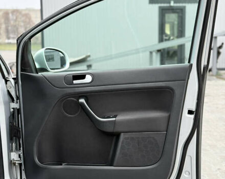 Серый Фольксваген Гольф Плюс, объемом двигателя 1.4 л и пробегом 189 тыс. км за 8200 $, фото 84 на Automoto.ua