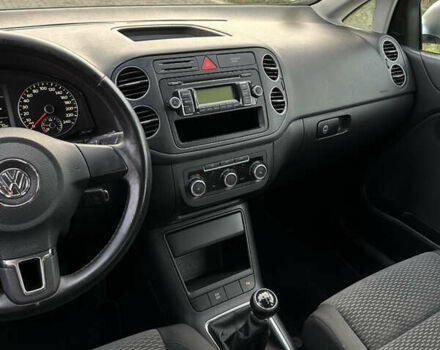 Серый Фольксваген Гольф Плюс, объемом двигателя 1.6 л и пробегом 170 тыс. км за 7000 $, фото 14 на Automoto.ua