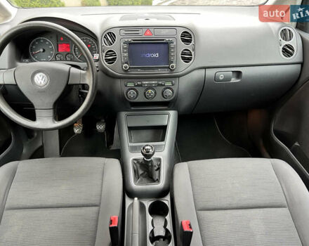 Серый Фольксваген Гольф Плюс, объемом двигателя 0 л и пробегом 218 тыс. км за 6300 $, фото 12 на Automoto.ua