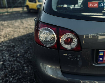 Серый Фольксваген Гольф Плюс, объемом двигателя 1.6 л и пробегом 239 тыс. км за 7400 $, фото 24 на Automoto.ua