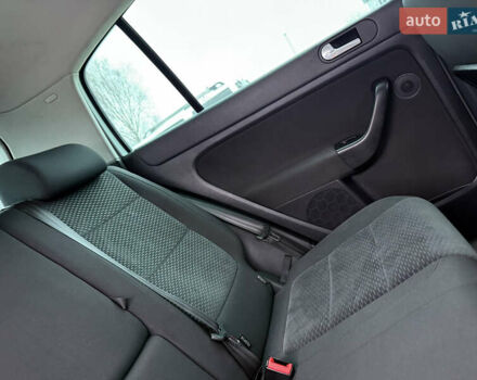 Серый Фольксваген Гольф Плюс, объемом двигателя 1.4 л и пробегом 189 тыс. км за 8200 $, фото 80 на Automoto.ua