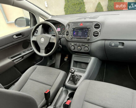 Серый Фольксваген Гольф Плюс, объемом двигателя 0 л и пробегом 218 тыс. км за 6300 $, фото 14 на Automoto.ua