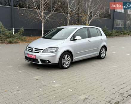 Серый Фольксваген Гольф Плюс, объемом двигателя 1.4 л и пробегом 220 тыс. км за 6600 $, фото 2 на Automoto.ua