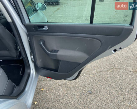 Фольксваген Гольф Плюс 2009 в Ровно на Automoto.ua Серый Фольксваген Гольф Плюс, объемом двигателя 1.6 л и пробегом 172 тыс. км за 7550 $, фото 37 на Automoto.ua