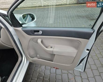 Серый Фольксваген Гольф Плюс, объемом двигателя 1.4 л и пробегом 188 тыс. км за 7500 $, фото 21 на Automoto.ua