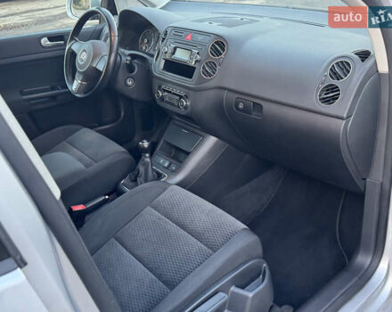 Фольксваген Гольф Плюс 2009 в Полтаве на Automoto.ua Серый Фольксваген Гольф Плюс, объемом двигателя 1.4 л и пробегом 190 тыс. км за 7550 $, фото 32 на Automoto.ua