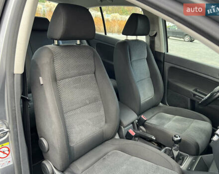 Сірий Фольксваген Golf Plus, об'ємом двигуна 1.4 л та пробігом 247 тис. км за 6650 $, фото 48 на Automoto.ua