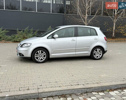 Серый Фольксваген Гольф Плюс, объемом двигателя 1.4 л и пробегом 220 тыс. км за 6600 $, фото 4 на Automoto.ua