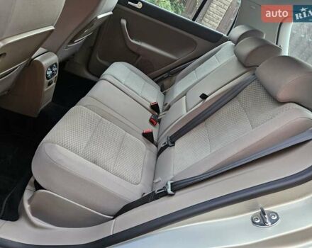 Серый Фольксваген Гольф Плюс, объемом двигателя 1.4 л и пробегом 188 тыс. км за 7500 $, фото 17 на Automoto.ua