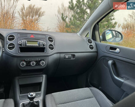 Сірий Фольксваген Golf Plus, об'ємом двигуна 1.4 л та пробігом 247 тис. км за 6650 $, фото 53 на Automoto.ua