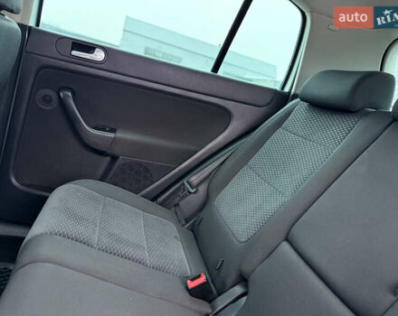 Серый Фольксваген Гольф Плюс, объемом двигателя 1.4 л и пробегом 189 тыс. км за 8200 $, фото 69 на Automoto.ua