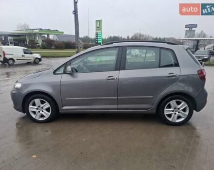 Серый Фольксваген Гольф Плюс, объемом двигателя 1.39 л и пробегом 257 тыс. км за 6700 $, фото 5 на Automoto.ua