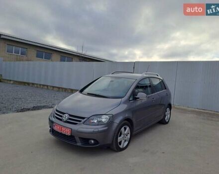 Серый Фольксваген Гольф Плюс, объемом двигателя 1.4 л и пробегом 165 тыс. км за 6900 $, фото 1 на Automoto.ua