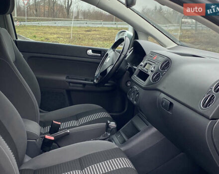 Сірий Фольксваген Golf Plus, об'ємом двигуна 1.4 л та пробігом 158 тис. км за 7300 $, фото 10 на Automoto.ua
