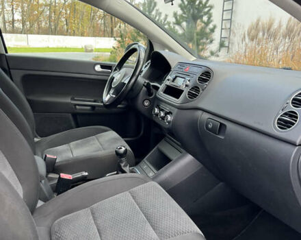Сірий Фольксваген Golf Plus, об'ємом двигуна 1.4 л та пробігом 247 тис. км за 6650 $, фото 46 на Automoto.ua