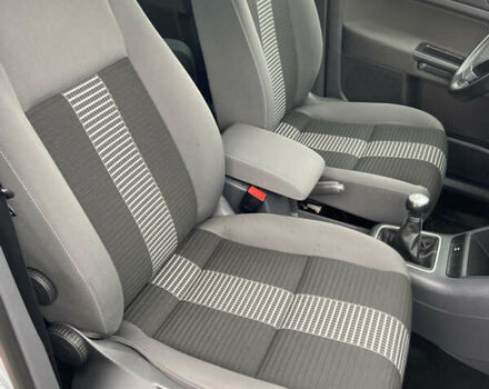 Фольксваген Гольф Плюс 2009 в Ровно на Automoto.ua Серый Фольксваген Гольф Плюс, объемом двигателя 1.6 л и пробегом 172 тыс. км за 7550 $, фото 33 на Automoto.ua