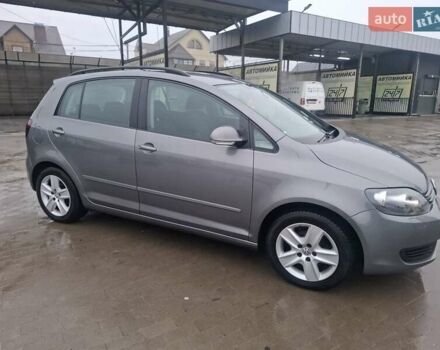 Серый Фольксваген Гольф Плюс, объемом двигателя 1.39 л и пробегом 257 тыс. км за 6700 $, фото 3 на Automoto.ua