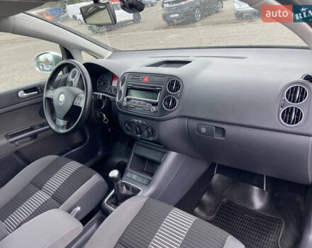 Фольксваген Гольф Плюс 2009 в Ровно на Automoto.ua Серый Фольксваген Гольф Плюс, объемом двигателя 1.6 л и пробегом 172 тыс. км за 7550 $, фото 32 на Automoto.ua